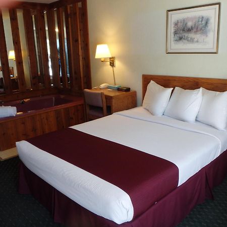 Americas Best Value Inn Saint Ignace Rum bild