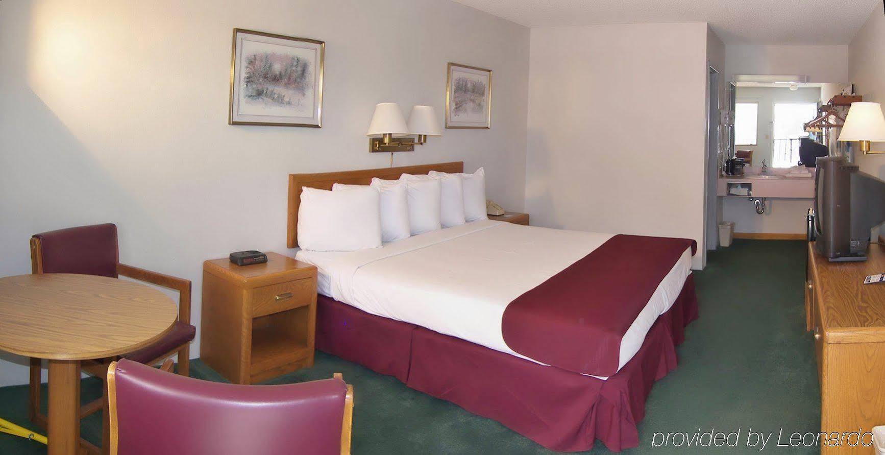 Americas Best Value Inn Saint Ignace Exteriör bild
