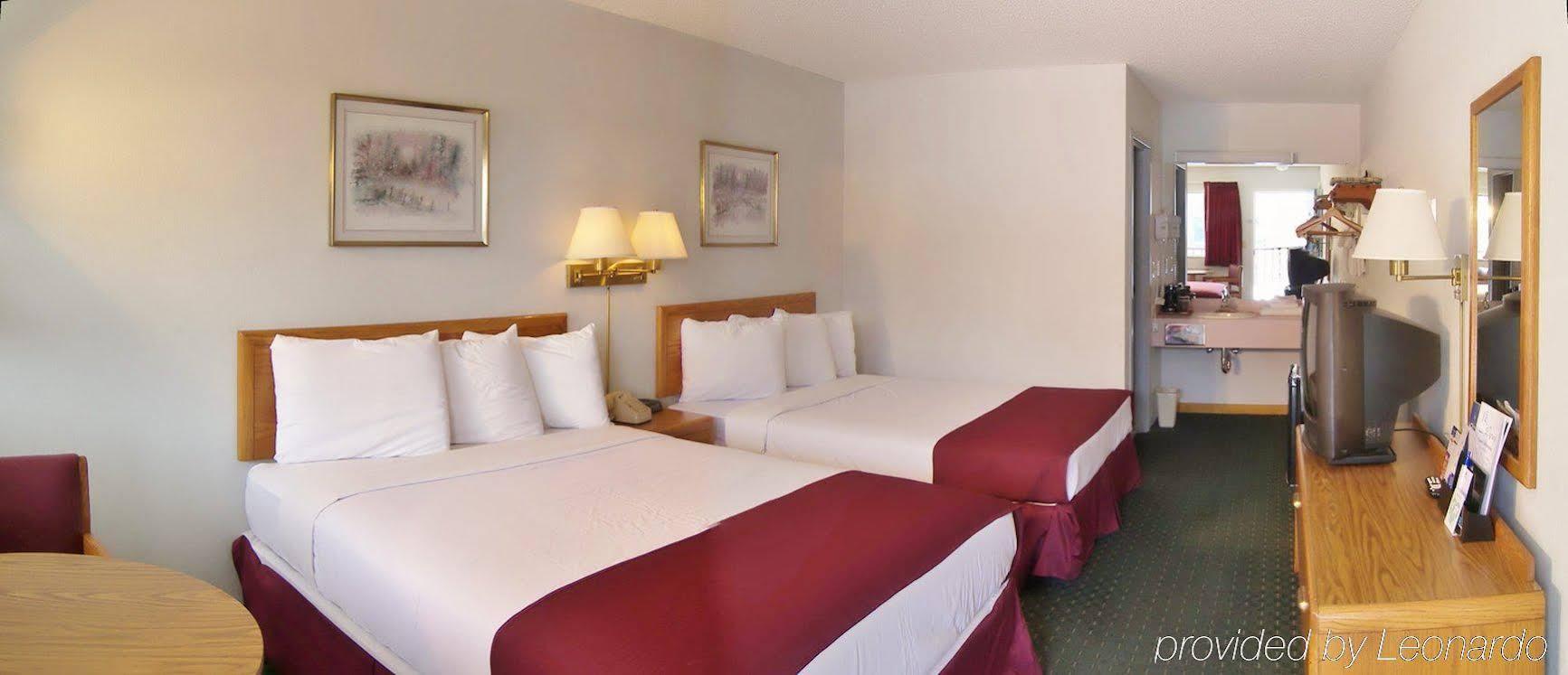Americas Best Value Inn Saint Ignace Exteriör bild