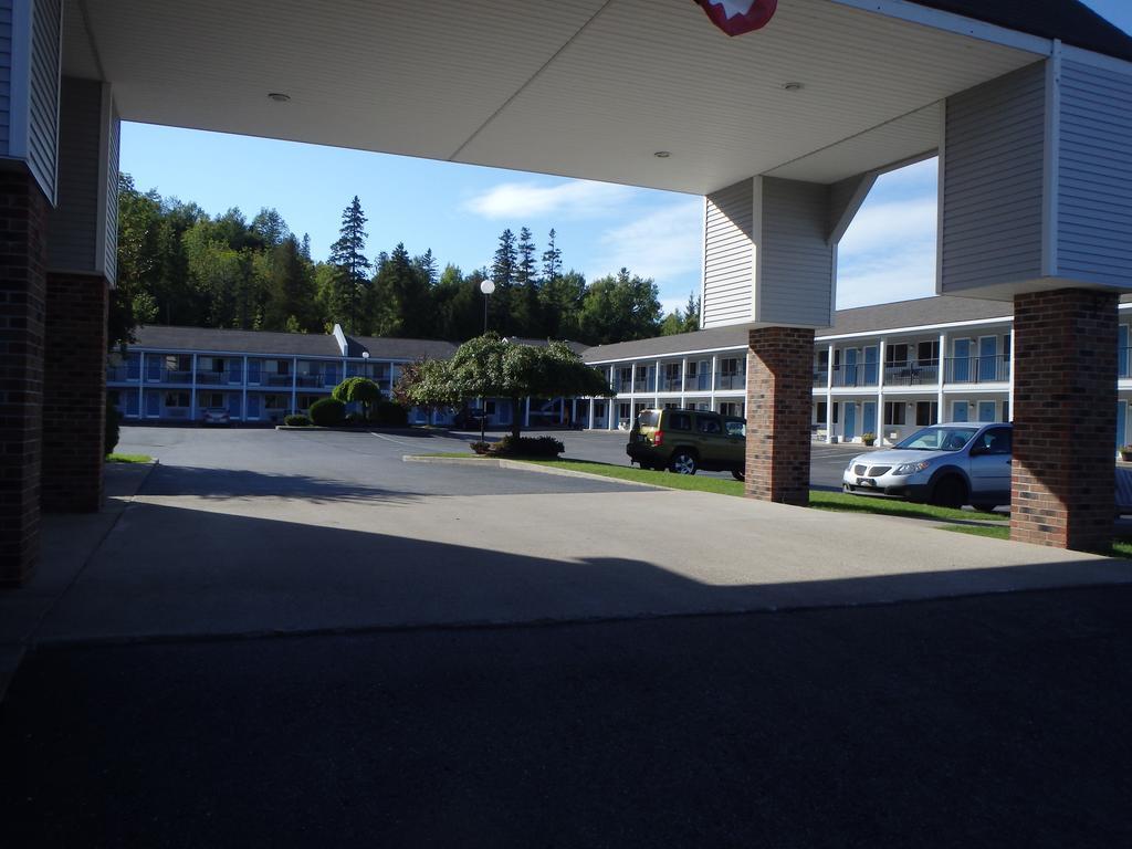 Americas Best Value Inn Saint Ignace Exteriör bild