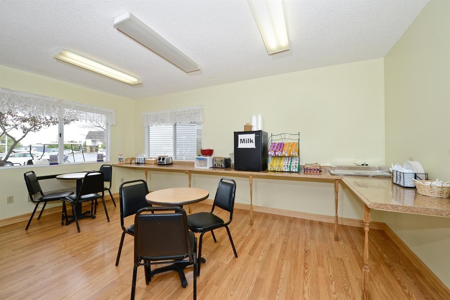 Americas Best Value Inn Saint Ignace Exteriör bild