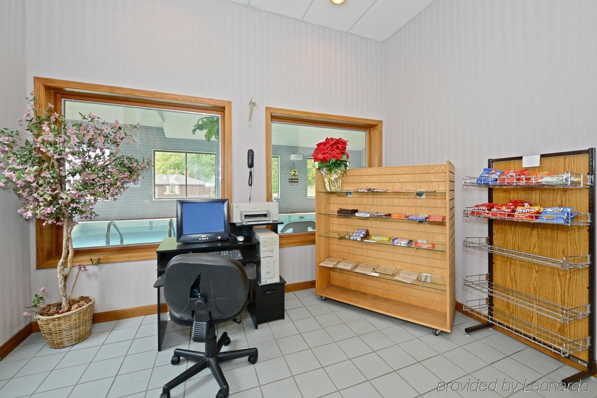 Americas Best Value Inn Saint Ignace Exteriör bild