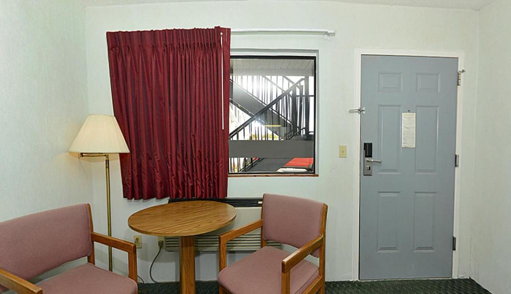 Americas Best Value Inn Saint Ignace Exteriör bild