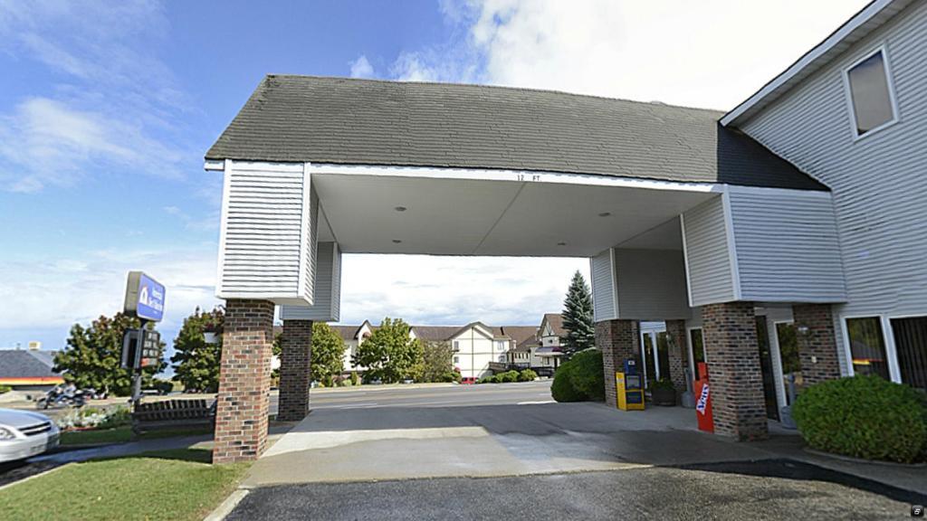 Americas Best Value Inn Saint Ignace Exteriör bild