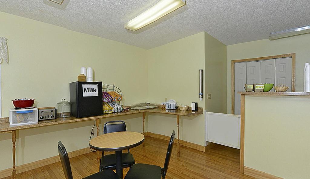 Americas Best Value Inn Saint Ignace Exteriör bild