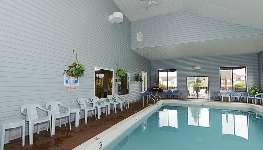 Americas Best Value Inn Saint Ignace Exteriör bild