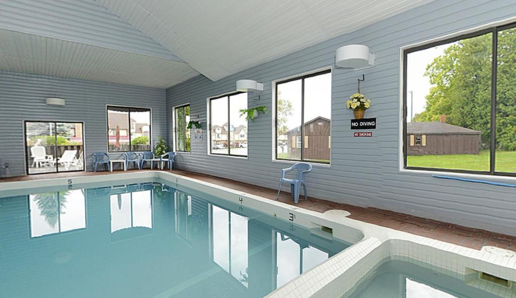 Americas Best Value Inn Saint Ignace Exteriör bild