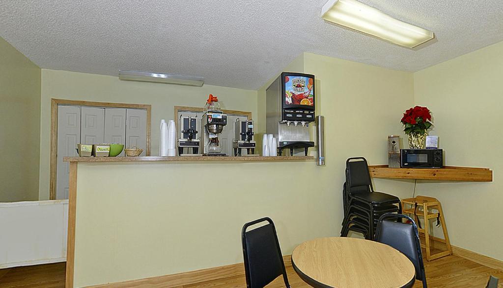 Americas Best Value Inn Saint Ignace Exteriör bild